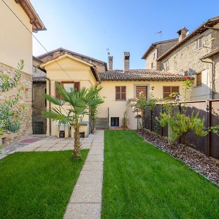 Via Mazzini 23A Apartamento Gubbio Exterior foto