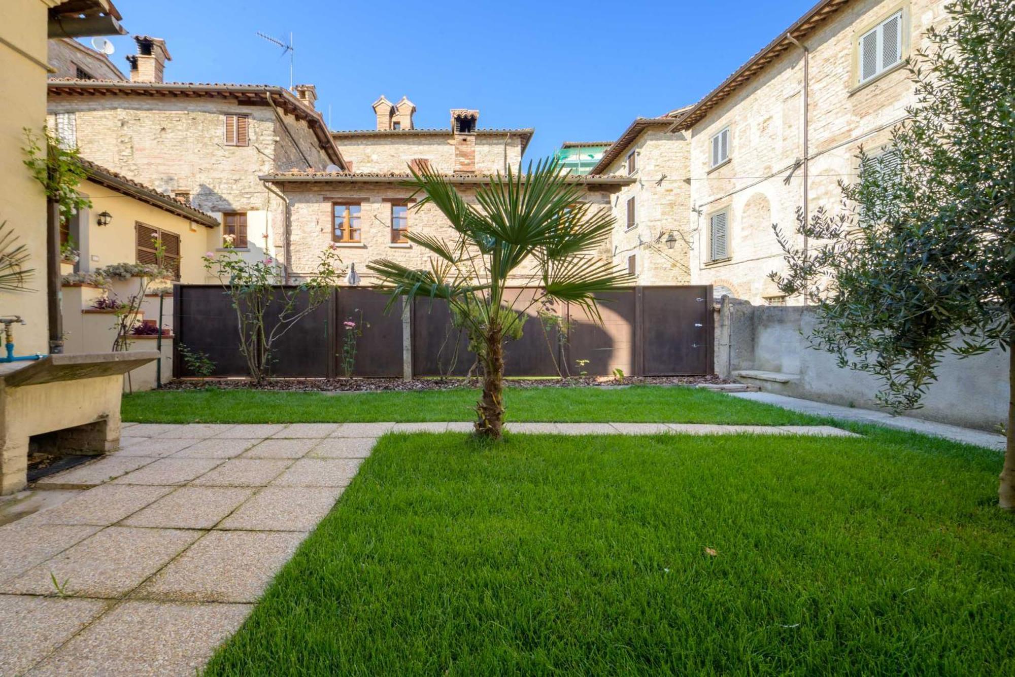 Via Mazzini 23A Apartamento Gubbio Exterior foto